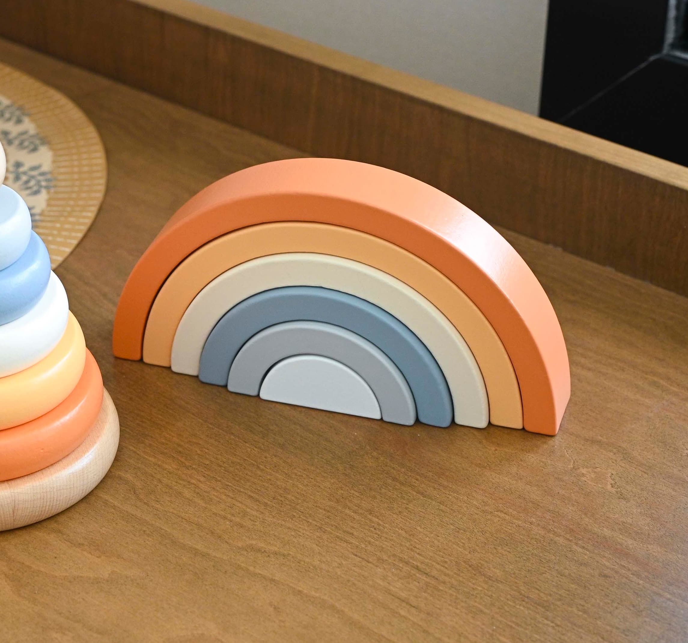 arco-iris-apilable-montessori1.jpg